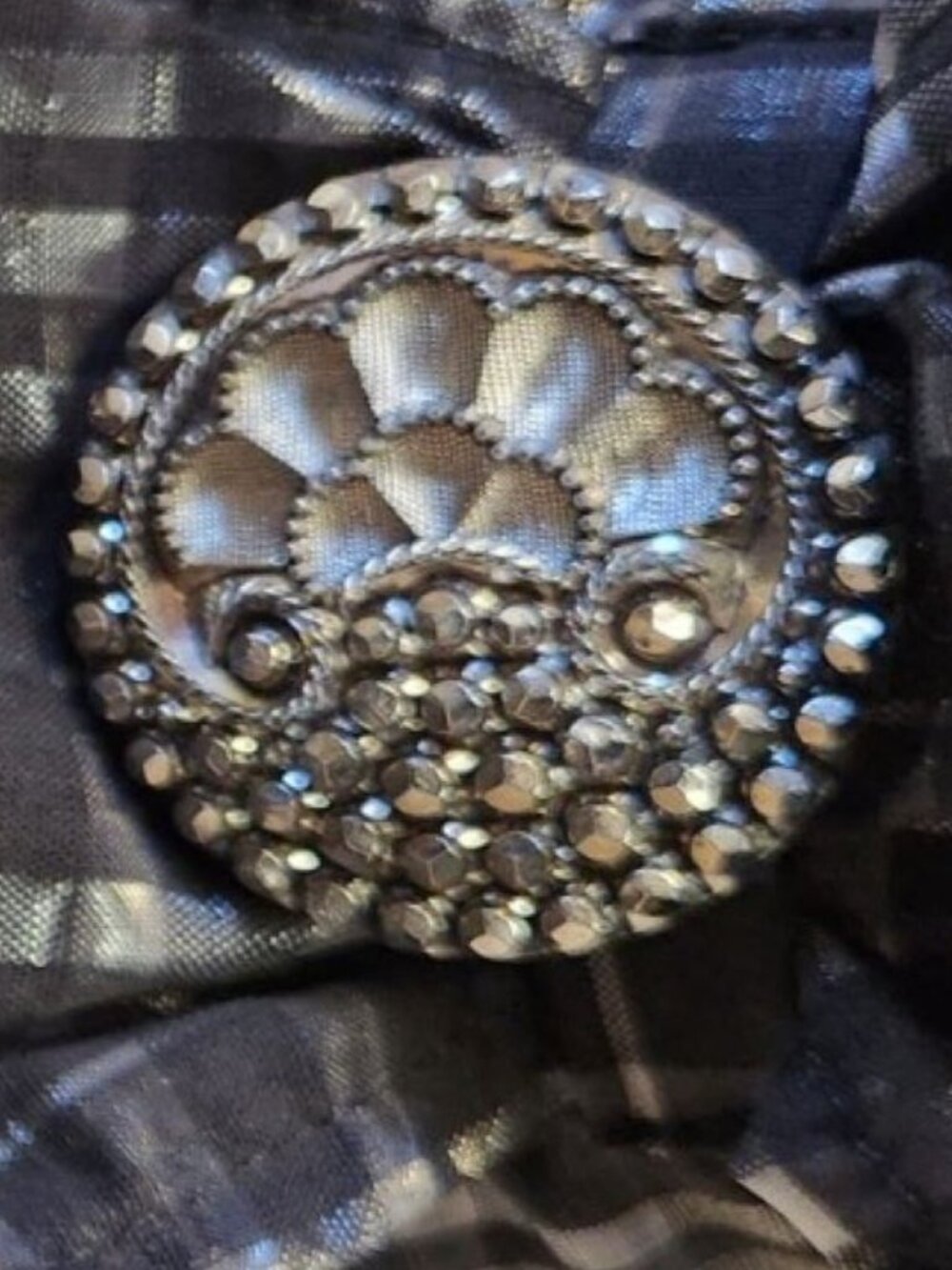 Engraved PEWTER Magnetic PIN Brooch NEW by Ornaments